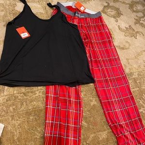 Tommy John women’s pajama set new in bag.  Size M